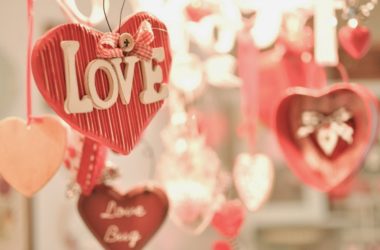 Walentynki –  prawdziwa miłość czy komercja?
