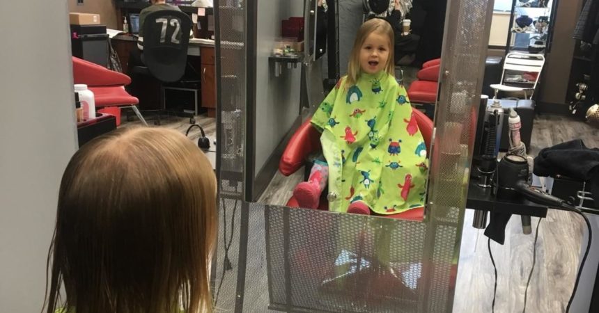 Jak dbać o włosy małego dziecka